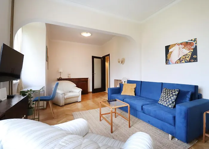 Spacious And Vintage - Modern ソフィア