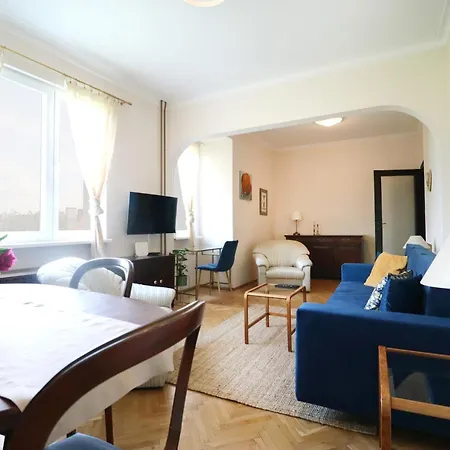 Spacious And Vintage - Modern