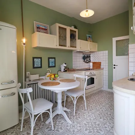 Spacious And Vintage - Modern * Sofia