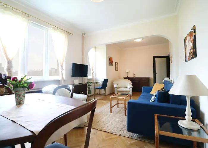 Spacious And Vintage - Modern