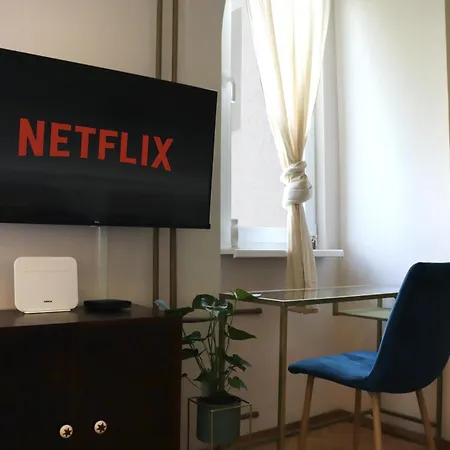 Spacious And Vintage - Modern Daire Sofya